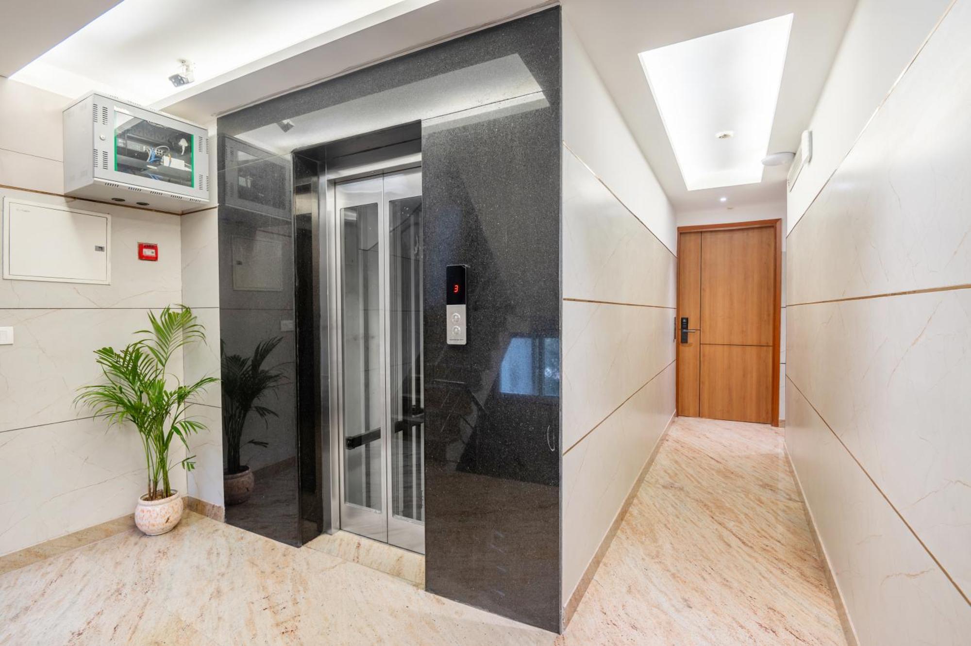 Hotel Avaas - Faiz Road Karol Bagh 3*